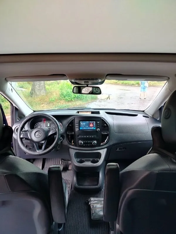 Год 2019. вито 119 в отличном состоянии объем 2.1 190 л. с. полный привод, автомат хорошая комплектация, всё кроме регулировки сидений вебаста заводская круиз удержание в полосе авто парковка, и многое другое ввезен из германии для себя в днр 1 собственник полное каско 77000 родного пробега. родной окрас любые проверки. город макеевка. в личку не писать, объявление не моё. цена 5.200.000 + торг при осмотре. по всем вопросам звонить по телефону: +7949330-40-37 📞 звоните: +7(949)3304037 - фотография - 7