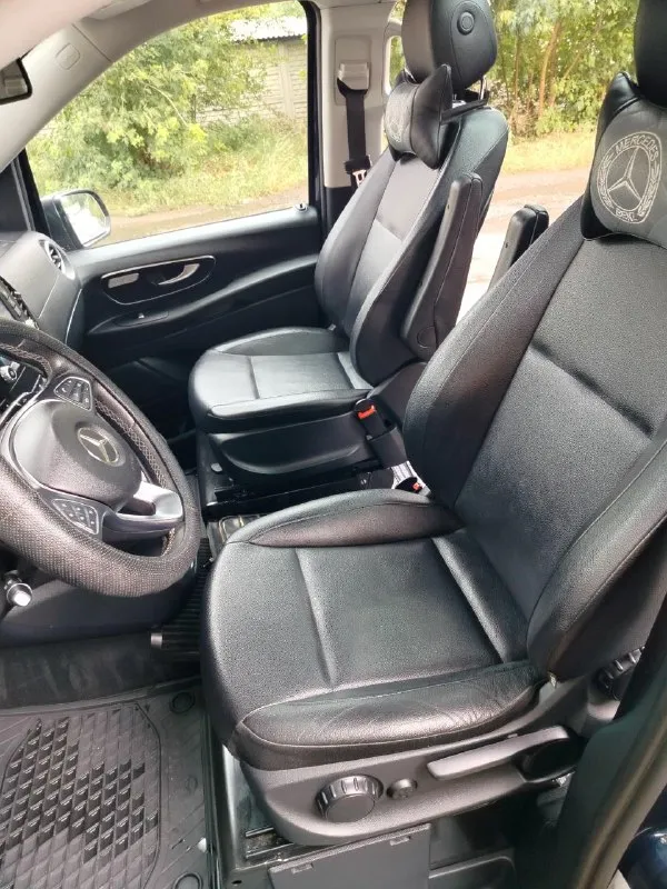 Год 2019. вито 119 в отличном состоянии объем 2.1 190 л. с. полный привод, автомат хорошая комплектация, всё кроме регулировки сидений вебаста заводская круиз удержание в полосе авто парковка, и многое другое ввезен из германии для себя в днр 1 собственник полное каско 77000 родного пробега. родной окрас любые проверки. город макеевка. в личку не писать, объявление не моё. цена 5.200.000 + торг при осмотре. по всем вопросам звонить по телефону: +7949330-40-37 📞 звоните: +7(949)3304037 - фотография - 9