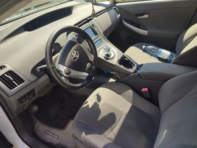 Продаю собственный авто в отличном состоянии. перекупам и площадкам, просьба не беспокоить. я один хозяин. 167т родного пробега. toyota prius бензин 1.8 л, надёжная коробка вариатор(автомат) экономичный расход топлива 5.5л. левый руль. салон алькантара серого цвета, бесключевой доступ, кнопка старт/стоп. климат контроль, бортовой компьютер, круиз контроль, мультируль. электро регулировка зеркал+ подогрев, стеклоподъёмники всех дверей, панорамный люк на крыше, солнечная панель, удалённый запуск с штатного брелка. открытие/закрытие дверей не доставая ключ. большой монитор, штатные динамики и усилитель jbl, камера заднего вида, блютуз, aux, cd/dvd, mp3. легкосплавные диски, новая резина, датчики контроля давления в шинах, вся штатная безопасность и подушки на своих местах. abs esp, хетчбек, просторный доступ в багажник 1.300 рублей. торг у авто макеевка. +79493706771. 📲 tg: андрей 📞 звоните: +7(949)3706771 - фотография - 3
