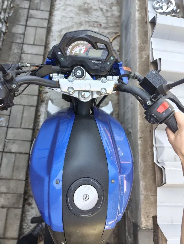 Racer 250ck городской мотик, в моих руках вообще не использовался, так как не успел права получить, простоял пол лета в укромном месте цена: 155 000 рублей за доплату могу сразу и шлем подогнать в лс могу подробности скинуть если кого-то заинтересует +79498394669 📲 tg: @vldek0847 📞 звоните: +7(949)8394669 - фотография - 2