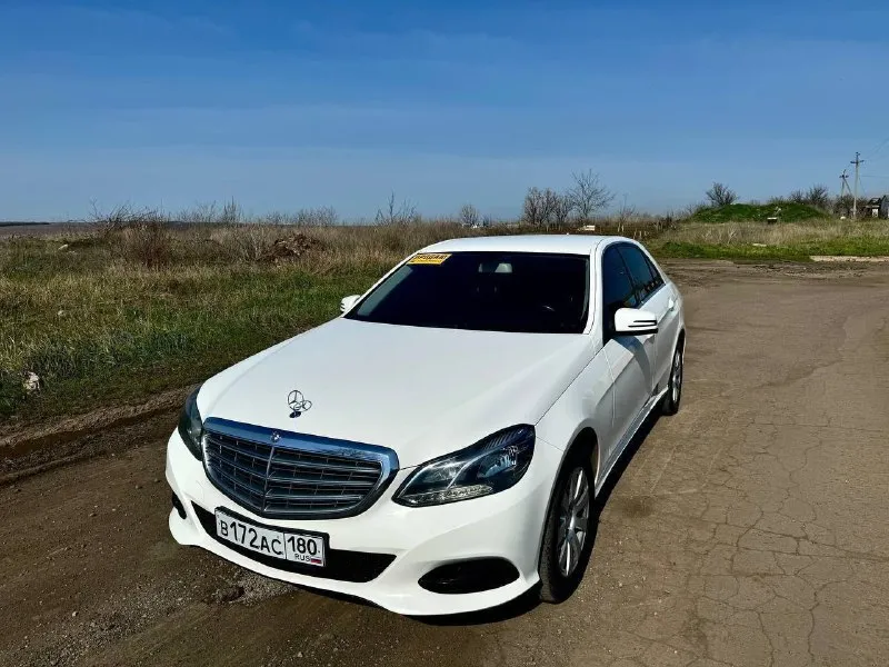 Продам mercedes-benz e-class. автомобиль в идеальном состоянии, весь в заводском окрасе. стёкла, включая лобовое заводские! один хозяин в птс, не пригон! 2.0 турбо, 7-ми ступенчатый автомат. 2015 год выпуска, пробег 108 000 км. двигатель, коробка, ходовая в отличном состоянии, никаких вложений не требуют! 2 комплекта колёс, 2 ключа и сервисная книжка прилагается. я хозяин, переоформление без проблем! автомобиль находится в старобешево. цена 2 750 000 рублей. за более подробной информацией обращаться по телефону: +7 (949) 524-94-12. 📞 звоните: +7(949)5249412 - фотография - 3