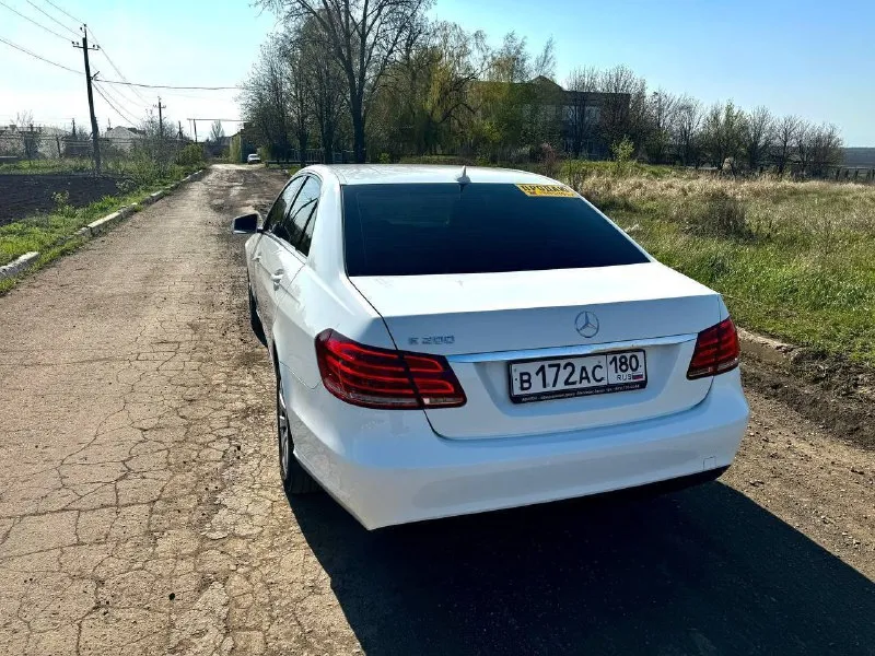 Продам mercedes-benz e-class. автомобиль в идеальном состоянии, весь в заводском окрасе. стёкла, включая лобовое заводские! один хозяин в птс, не пригон! 2.0 турбо, 7-ми ступенчатый автомат. 2015 год выпуска, пробег 108 000 км. двигатель, коробка, ходовая в отличном состоянии, никаких вложений не требуют! 2 комплекта колёс, 2 ключа и сервисная книжка прилагается. я хозяин, переоформление без проблем! автомобиль находится в старобешево. цена 2 750 000 рублей. за более подробной информацией обращаться по телефону: +7 (949) 524-94-12. 📞 звоните: +7(949)5249412 - фотография - 4