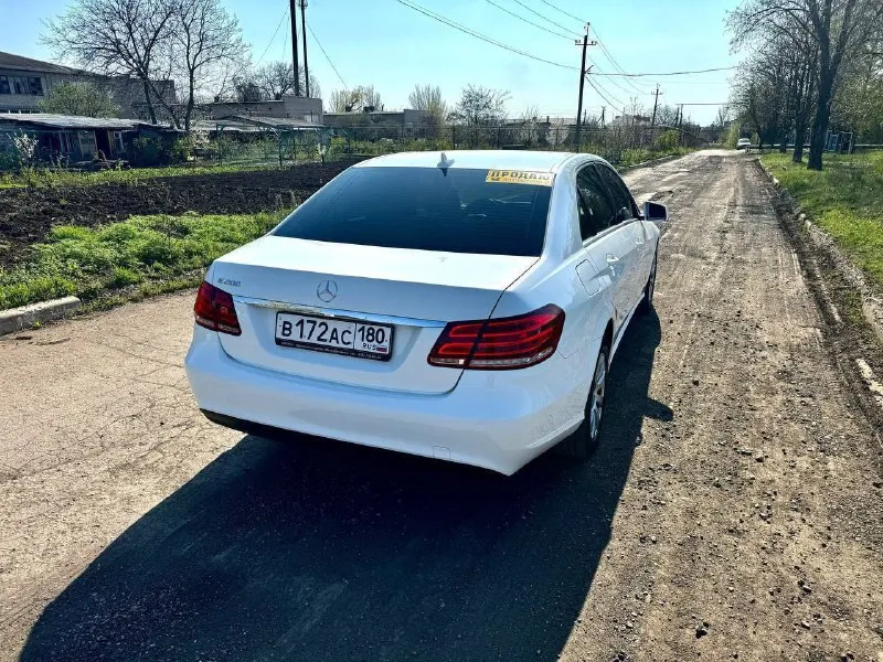 Продам mercedes-benz e-class. автомобиль в идеальном состоянии, весь в заводском окрасе. стёкла, включая лобовое заводские! один хозяин в птс, не пригон! 2.0 турбо, 7-ми ступенчатый автомат. 2015 год выпуска, пробег 108 000 км. двигатель, коробка, ходовая в отличном состоянии, никаких вложений не требуют! 2 комплекта колёс, 2 ключа и сервисная книжка прилагается. я хозяин, переоформление без проблем! автомобиль находится в старобешево. цена 2 750 000 рублей. за более подробной информацией обращаться по телефону: +7 (949) 524-94-12. 📞 звоните: +7(949)5249412 - фотография - 5