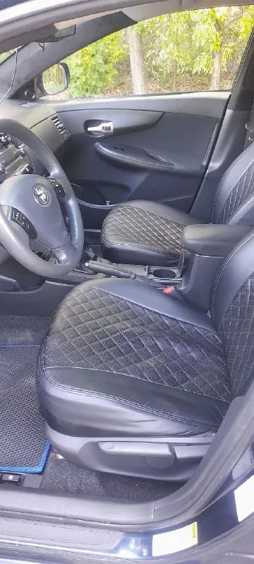 Продам личный автомобиль toyota corolla, 2007г. в., двигатель 1.4, родной пробег 260т. км. , газ/бензин. техническая часть на отлично. кузов в хорошем состоянии, днище и пороги обрабатывались постоянно, гнили и дыр нет. комплектация: кондиционер, эл. зеркала, подогрев сидений, усилитель руля, передние эл. стеклоподъемники, abs. все системы автомобиля работают исправно, никаких нареканий нет. дополнительная шумоизоляция (проклеен весь, в салоне тишина), частично перетянут салон в черный цвет, отличная музыка. оформлен, запись в стс есть. по документам все чисто, без всяких запретов и ограничений. отличный живой, ухоженный автомобиль. за время владения одни положительные эмоции. цена - 670000 р. г. донецк +79494849002 +79495862073 +79895419850 📲 tg: @dvmushk 📞 звоните: +7(949)4849002 - фотография - 4