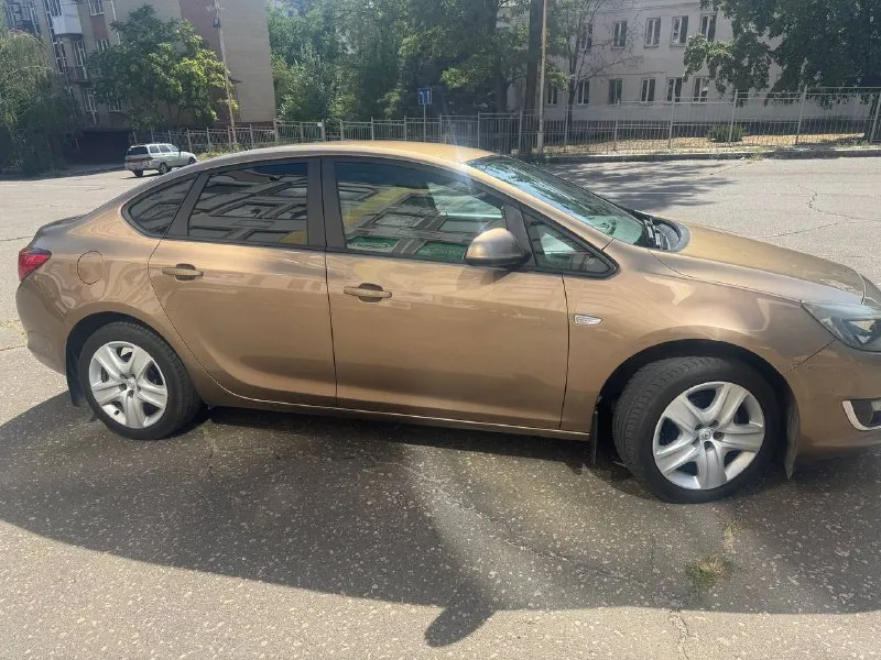❗ opel astra j 2012❗ ✅собственник, машина в семье 3 года. до этого машина ездила в краснодарском крае. не перекуп. ✅203000 км оригинального пробега. ✅ автомобиль полностью в родном окрасе. ✅1.6 мотор a16xer снаружи сухой, масло не расходует. ✅ автоматическая коробка передач 6ст. ✅состояние достойное: машина покупалась для себя, в обслуживании не экономил, замена масла и фильтров каждые 9т. км, после покупки полировали фары затянули в броне плёнку, легкая полировка кузова и нанесение керамики. ✅два комплекта резины. ✅два ключа. 💰цена: 850 000 рублей 📞телефон для связи: +7 (949) 530 91 82 вадим, звоните, все расскажу и покажу 📲 tg: вадим 📞 звоните: +7(949)5309182 - фотография - 2
