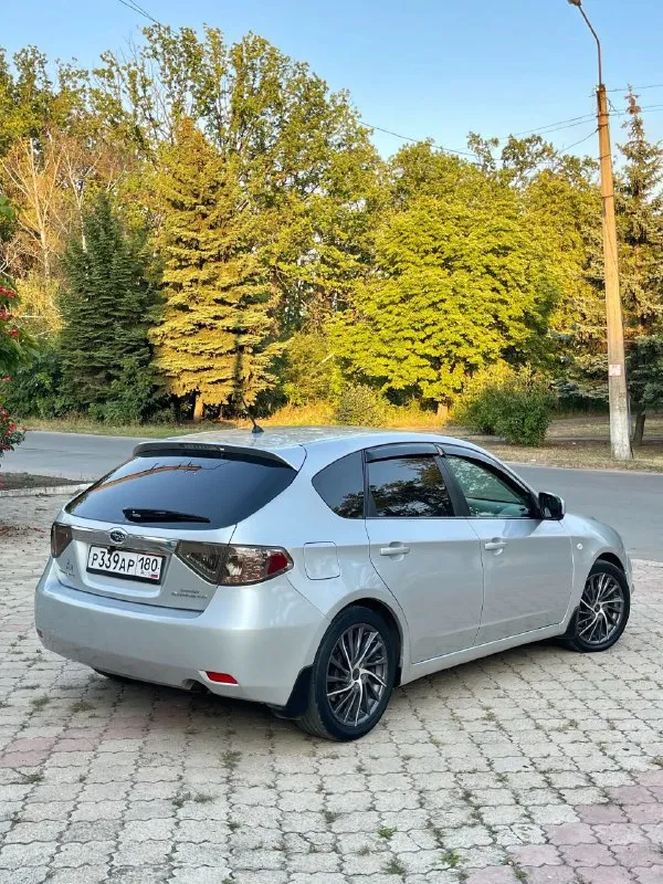 Продам subaru impreza 2008 года выпуска в отличном состоянии! хозяин, во владении более 2-х лет. - оригинальный пробег: 189 тыс. км. - полный привод - идеален в зимнюю пору! - двигатель: el154, отличная тяга, работает ровно, масло не расходует. заливаю idemitsu 5w-30. - автоматическая кпп, переключает без пинков и задержек. весной делал замену масла. - взбитая ходовая часть, обслужена. - стильные r-17 диски! комплектация: климат-контроль, холодит отлично! регистратор и камера заднего вида! зеркала с электроскладыванием. гидроусилитель руля. обогрев лобового стекла, передних сидений, боковых зеркал и заднего стекла! центральный замок с доводчиком стёкл, электропривод зеркал, музыка с достойным звучанием. передние и задние противотуманные фары. системы безопасности: srs & airbag, abs, esp и многое другое! кузов ровный, без гнили и коррозии! безопасность вся на месте! незатёртый, чистый и опрятный салон цена: 820 торг отдам с машиной комплект зимних колёс! +79494240664 осмотр в городе харцызск. - фотография - 3