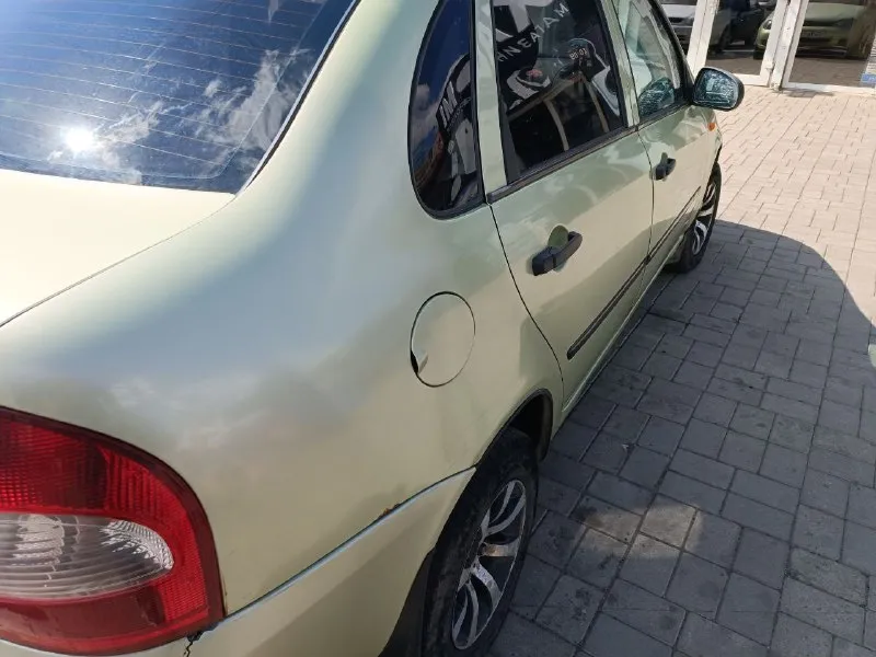 Продаю ваз калина год 2006 пробег 320000 тыс км двигатель 1.6 5 месяцев назад была произведена капиталка двигателя я хозяин ее 4 года машина на газу газ зарегистрирован цена 250 тыс руб торг у капота телефон +79493778308 роман 📞 звоните: +7(949)3778308 - фотография - 5