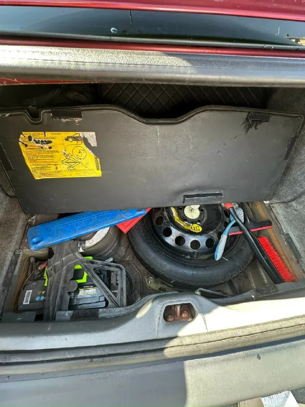 Продам авто: volvo s60 2002г 2,4т акпп цена: 550 тыс пробег 235000 комплектация: ⁃ круиз контроль ⁃ двухзонный климат контроль ⁃ хорошая музыка ⁃ электро регулировка сидений с памятью и подогревом ⁃ регулируемый люк ⁃ элетропривод и подогрев боковых зеркал ⁃ обогрев заднего стекла есть косяки и вопросы по кузову, в основном возрастные. владею данным авто второй год, было много сделано, стоит новый радиатор охлаждения двигателя, замена бачка и патрубков вкг, замена приводного ремня, замена трубки высокого давления гура, ремонт рулевой рейки, замена всех расходников, масла, фильтра. замена амортизаторов и пружин в круг. замена колодок и тормозных дисков в круг. в комплекте практически новая зимняя резина ( отходила одну зиму) летняя тоже новая. я хозяин, 180 регион, любое переоформление в мрэо. торг у капота приветствуется. телефон: +79490152369 📞 звоните: +7(949)0152369 - фотография - 10