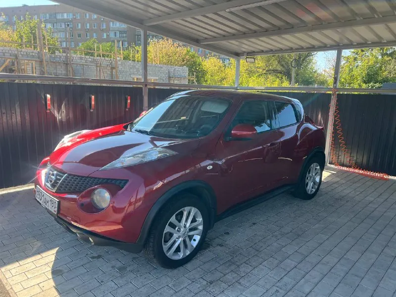 Продам nissan juke 2012г 187000км пробега ездила девушка стоит 4х ступенчатый автомат ( не вариатор ) 1.6 117л. с авто в отличном состоянии все вопросы по телефону 1.100 000 т. р торг у багажника тел. +79493559315 📲 tg: @vitalik1_30 📞 звоните: +7(949)3559315 - фотография - 2