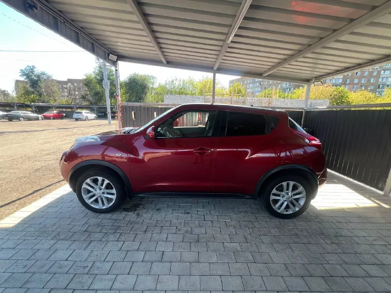 Продам nissan juke 2012г 187000км пробега ездила девушка стоит 4х ступенчатый автомат ( не вариатор ) 1.6 117л. с авто в отличном состоянии все вопросы по телефону 1.100 000 т. р торг у багажника тел. +79493559315 📲 tg: @vitalik1_30 📞 звоните: +7(949)3559315 - фотография - 3