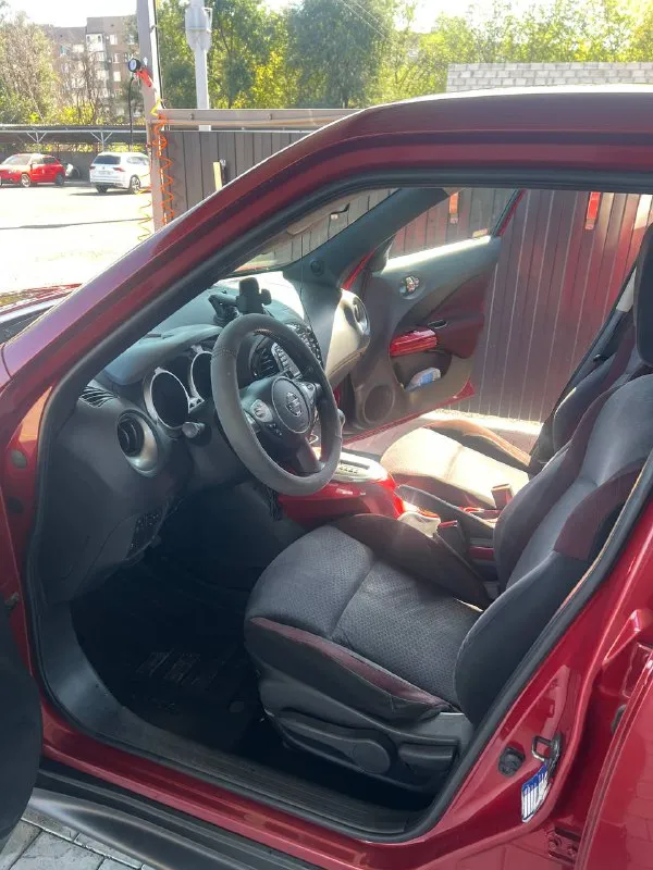 Продам nissan juke 2012г 187000км пробега ездила девушка стоит 4х ступенчатый автомат ( не вариатор ) 1.6 117л. с авто в отличном состоянии все вопросы по телефону 1.100 000 т. р торг у багажника тел. +79493559315 📲 tg: @vitalik1_30 📞 звоните: +7(949)3559315 - фотография - 7