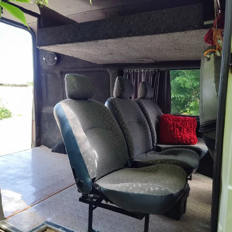 Г. горловка. продам ford транзит 2000г. в. 2.4 турбодизель. авто каждый день на ходу. полностью обслужен и готов к работе. по документам груз - пасс 7+1. категория в. цена 700 тыс. хороший торг. более подробная информация по +79493959983 📞 звоните: +7(949)3959983 - фотография - 7