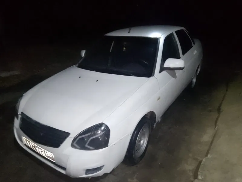 Продам приору, 2010г. газ(вписан в птс) но отключён. 242 к пробег. делалось всё для себя: полностью откапитален двигателя, всё было вымыто до блеска, расточен, поменяна вся система охлаждения, новые патрубки ss20 двойные армированные, новый радиатор, новая помпа, новый радиатор печки, расширительный бачок, приёмная труба, новые клапана и пружины с шайбами, новый тросик газа, новый фильтр и дмрв, также новые абсолютно все датчики и фишки к датчиками, (всё влагозащищённо), двигатель после капитального ремонта прошёл 2300км, масло только поменял, установил распорку стаканов и газовые упоры капота. днище было переварено, покрыто антикоррозийной мастикой и зашумлённо 3мм. видео отчёт могу предоставить, машина абсолютно вся шумлена вплоть до потолка 4мм, новые стойки вкруг ss20, новые люстры стоек спереди, новые привода и новое масло в коробке. установлен паук 4_2_1. и вся трасса стингер. очень злая прошивка. центральный замок, сигнализация, два стеклоподъёмника, эл. регулиров 📞 звоните: +7(949)3557841 - фотография - 2