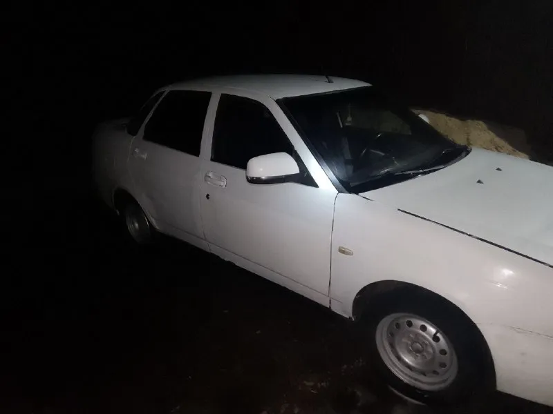 Продам приору, 2010г. газ(вписан в птс) но отключён. 242 к пробег. делалось всё для себя: полностью откапитален двигателя, всё было вымыто до блеска, расточен, поменяна вся система охлаждения, новые патрубки ss20 двойные армированные, новый радиатор, новая помпа, новый радиатор печки, расширительный бачок, приёмная труба, новые клапана и пружины с шайбами, новый тросик газа, новый фильтр и дмрв, также новые абсолютно все датчики и фишки к датчиками, (всё влагозащищённо), двигатель после капитального ремонта прошёл 2300км, масло только поменял, установил распорку стаканов и газовые упоры капота. днище было переварено, покрыто антикоррозийной мастикой и зашумлённо 3мм. видео отчёт могу предоставить, машина абсолютно вся шумлена вплоть до потолка 4мм, новые стойки вкруг ss20, новые люстры стоек спереди, новые привода и новое масло в коробке. установлен паук 4_2_1. и вся трасса стингер. очень злая прошивка. центральный замок, сигнализация, два стеклоподъёмника, эл. регулиров 📞 звоните: +7(949)3557841 - фотография - 3