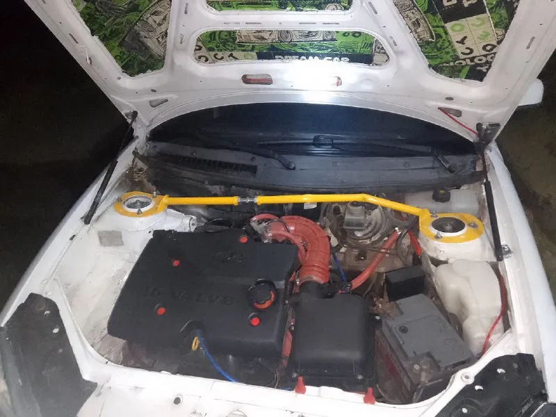 Продам приору, 2010г. газ(вписан в птс) но отключён. 242 к пробег. делалось всё для себя: полностью откапитален двигателя, всё было вымыто до блеска, расточен, поменяна вся система охлаждения, новые патрубки ss20 двойные армированные, новый радиатор, новая помпа, новый радиатор печки, расширительный бачок, приёмная труба, новые клапана и пружины с шайбами, новый тросик газа, новый фильтр и дмрв, также новые абсолютно все датчики и фишки к датчиками, (всё влагозащищённо), двигатель после капитального ремонта прошёл 2300км, масло только поменял, установил распорку стаканов и газовые упоры капота. днище было переварено, покрыто антикоррозийной мастикой и зашумлённо 3мм. видео отчёт могу предоставить, машина абсолютно вся шумлена вплоть до потолка 4мм, новые стойки вкруг ss20, новые люстры стоек спереди, новые привода и новое масло в коробке. установлен паук 4_2_1. и вся трасса стингер. очень злая прошивка. центральный замок, сигнализация, два стеклоподъёмника, эл. регулиров 📞 звоните: +7(949)3557841 - фотография - 6