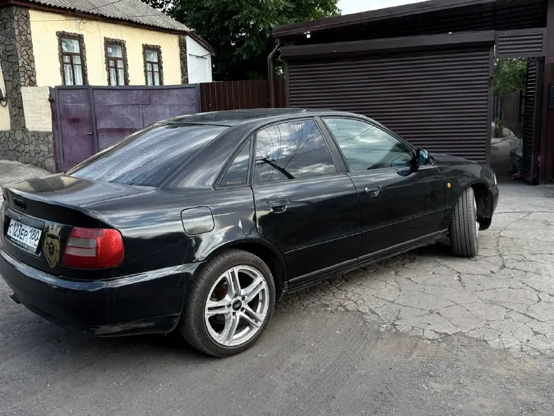 Audi а4 б5 1.8 adr, атмосферный (20 клапанов) после капиталки кондиционер работает 2 эсп, гур, кондиционер, доводчики стёкол, сигнализация резина зима новая документы в порядке цена 400 тыс. возможен обмен тел: +79494614782 📲 tg: @dareennn1 📞 звоните: +7(949)4614782 - фотография - 3