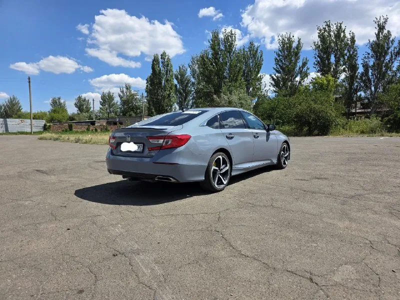 🚗 продаётся honda accord x 1.5 turbo 🚗 📅 год выпуска: 2020 ⚙️ двигатель: 1.5 turbo (192 л. с.), бензин ⚙️ кпп: автомат (cvt) ⛽️ расход: от 7.5 л/100 км 📍 пробег: 67 000км 📌 привод: передний 🪪 птс: оригинал / 1 владелец ⠀ 💡 комплектация: — адаптивный круиз-контроль — камера заднего вида — мультимедиа с carplay / android auto — кожаный салон — двухзонный климат — подогревы сидений ⠀ ✅ машина в отличном состоянии, ничего делать не нужно ✅ вся электроника работает ✅ своевременное обслуживание, свежие масла и фильтры ✅ готов к проверкам на любом сто ⠀ 💰 цена: 2.25 млн торг 📞 звоните / пишите: +79493292147 📍 осмотр: енакиево - фотография - 3