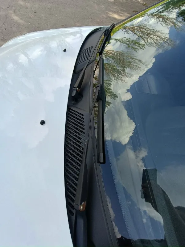 Renault symbol / renault симбол хозяин, полное переоформление год выпуска 2007 двигатель 1.4, 16 клапанный, бензин(98 л. с) коробка механика пробег 127 000 кондиционер стеклоподъëмники электрические зеркала подогрев заднего стекла музыка флешка, радио, аух по минусам, есть сколы, подкрасы, рыжики, все это очень не значительно, на этом всё. днище отличное, целое. машина полностью исправна, в хорошем состоянии, каждый день ездит, проблем нет. двигатель отлично, от замены до замены один уровень, светлое масло. коробка работает идеально. ходовая отличная. 370000₽ торг у машины я хозяин, польностью переоформляем авто, штрафов, запретов, ограничений нет, стоит на учёте 180 регион. макеевка, гвардейка, недалеко от автостанции. +79493190843 📞 звоните: +7(949)3190843 - фотография - 10