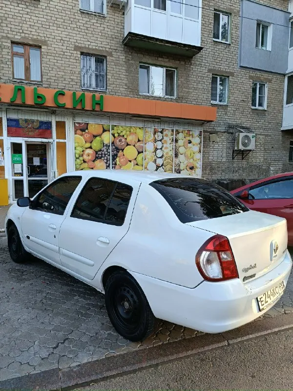 Renault symbol / renault симбол хозяин, полное переоформление год выпуска 2007 двигатель 1.4, 16 клапанный, бензин(98 л. с) коробка механика пробег 127 000 кондиционер стеклоподъëмники электрические зеркала подогрев заднего стекла музыка флешка, радио, аух по минусам, есть сколы, подкрасы, рыжики, все это очень не значительно, на этом всё. днище отличное, целое. машина полностью исправна, в хорошем состоянии, каждый день ездит, проблем нет. двигатель отлично, от замены до замены один уровень, светлое масло. коробка работает идеально. ходовая отличная. 370000₽ торг у машины я хозяин, польностью переоформляем авто, штрафов, запретов, ограничений нет, стоит на учёте 180 регион. макеевка, гвардейка, недалеко от автостанции. +79493190843 📞 звоните: +7(949)3190843 - фотография - 2