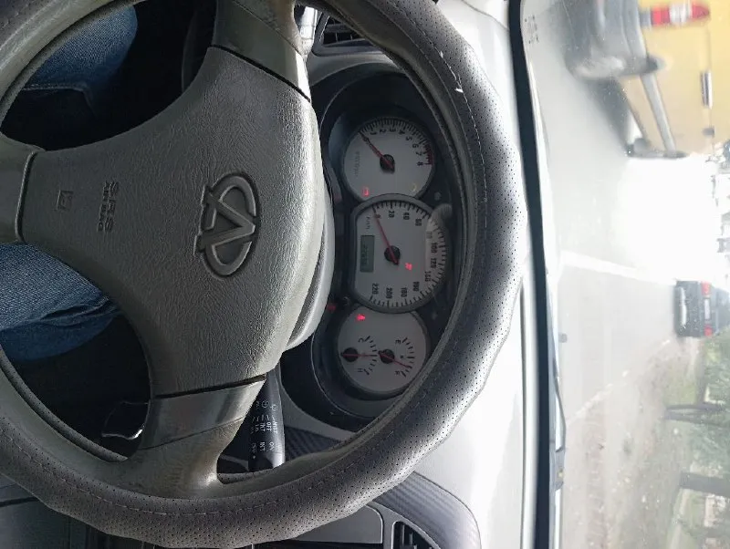 Продам чери тигго т11, 2008 года с пробегом 220000 с двигателем 1.8. стоит газ евро-4. люк работает. двигатель без нареканий. ходовку поменял 2000 км назад. есть резина зима на дисках, лето на тоже. цена 500000. торг уместен. всё светит. все кнопки работают. стоит авторегистратор запись видется спереди и сзади одновременно, стоит камера заднего хода. +79493834112 📞 звоните: +7(949)3834112 - фотография - 10