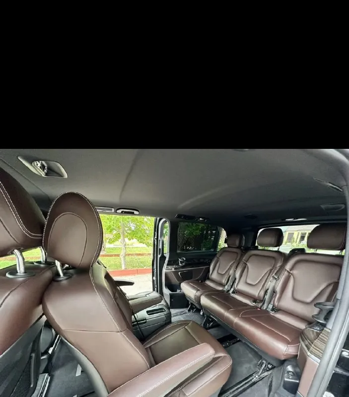 Mercedes v-class v250, 2018год, 190лс, 114 тыс км пробег, полный привод, автомобиль куплен у официального дилера, по факту 3й владелец, первый хоз это салон, и были перевес номеров зоны риски и пескоструя затянуты в пленку, так же авто покрыт керамикой, стоят улучшенные передние тормоза( суппорта и увеличенный тормозной диск) без проблем могу вернуть в стоковые. по комплектации камеры 360, музыка burmester, кожа nappa, задние форточки электро, черный потолок, удержание в полосе, обе электродвери, столик, датчик слепых зон, адаптивный круиз, адаптивные фары, дополнительно уставлен carplay, штатный webasto, оригинальный пробег, обслуживался у оф. диллера, пробег подтвердит любой диллер mb, попутно обслуживал в клубном сервисе mb + отдам комплект зимний резины. по автомобилю делать абсолютно ничего не нужно, недавно были заменены масла в редукторах и коробке цена 5.50000 🍋 торг тел : +79493723676 📞 звоните: +7(949)3723676 - фотография - 8