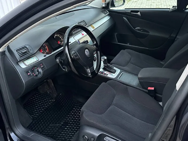 Продам volkswagen passat 1.8 tsi год выпуска 2010 пробег 214000 тысяч родной, в идеальном состоянии, без дтп, ржавчины, вмятин, царапин, по двигателю всё идеально, каробка работает идеально, по комплектации иметься климат контроль подогрев сидений бортовой компьютер эл стеклоподъемник и многое другое цена 690 000 +79493943583 📞 звоните: +7(949)3943583 - фотография - 5