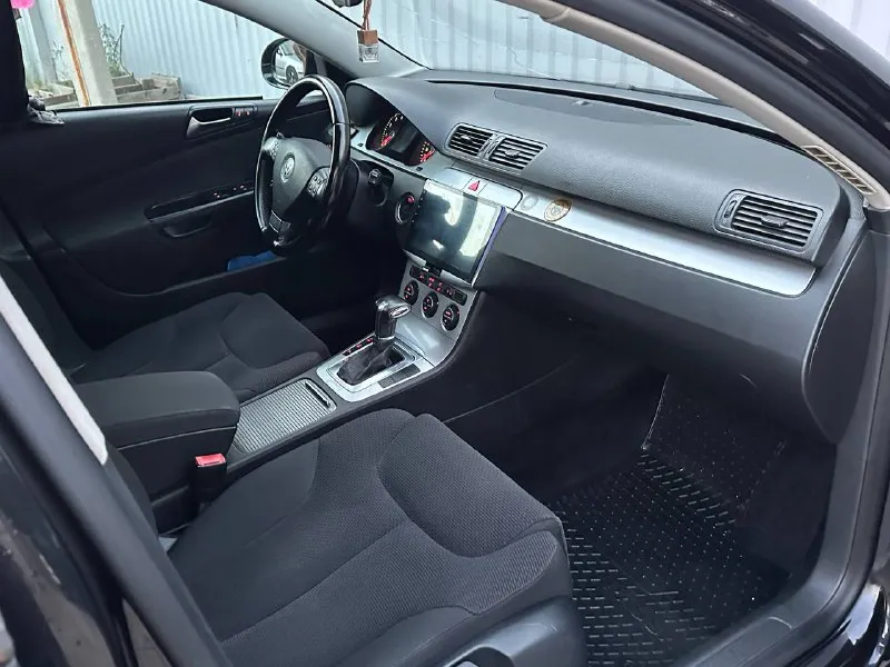 Продам volkswagen passat 1.8 tsi год выпуска 2010 пробег 214000 тысяч родной, в идеальном состоянии, без дтп, ржавчины, вмятин, царапин, по двигателю всё идеально, каробка работает идеально, по комплектации иметься климат контроль подогрев сидений бортовой компьютер эл стеклоподъемник и многое другое цена 690 000 +79493943583 📞 звоните: +7(949)3943583 - фотография - 6