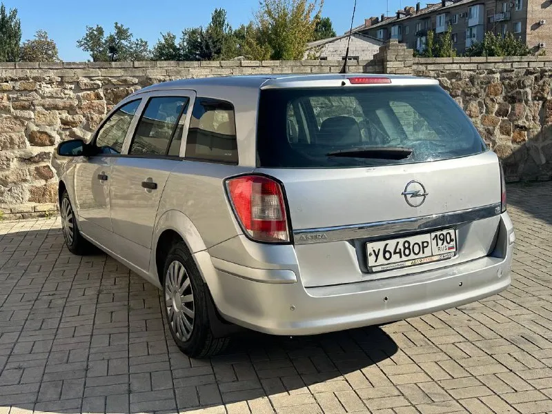 Продам opel astra h универсал объем 1.6 механика пробег 194000 год выпуска 2008 в идеальном состоянии без ржавчины, гнили, вмятин, двигатель не дымит, не троит, масло не ест, по комплектации имеется кондиционер бортовой компьютер эл стеклоподъемники и многое другое цена 545 000 +79493943583 📞 звоните: +7(949)3943583 - фотография - 2