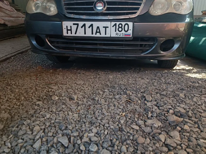 Geely ck 2012 года. коробка мкпп. мотор 1,5 л. автомобиль на полном ходу. пробег чуть более 190. вся в заводском окрасе (кроме 2 элементов - бампера и капота). поменяна вся передняя подвеска. в августе было заменено сцепление, соответственно машина мягко и плавно переключает передачи (тогда же в коробке было заменено масло). имеется 2 стеклоподъёмника, а также двухдиновая магнитола с gps и возможностью подключиться к интернету, боковые зеркала с электрорегулировкой и подогревом. очень экономный расход бензина. хорошо держит дорогу при поворотах, а также при быстрой езде очень устойчива на дороге мотор легко запускается, плавно работает на холостых оборотах, почти бесшумный. недавно были заменены бронепровода, а также свечи зажигания, куплена новая катушка зажигания. продажа в связи с ненадобностью, так как куплен другой автомобиль полностью готова к переоформлению (стоит на российском учете), документация в норме ( я первый владелец по российскому птс, на автомобиле не 📞 звоните: +7(949)3719018 - фотография - 8