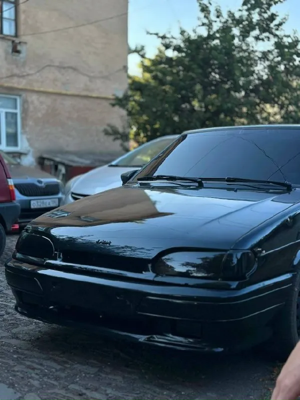 Доброго времени суток в продаже ваз 2114 цвет:космос год: 2012 пробег: 262000 км машина в хорошем состоянии, ухоженная, мотор 8-ми клоп работает отлично, никаких проблем нет, коробка переключает передачи отлично, без хрустов. салон в отличном состоянии, новые передние сиденья, по кузову есть мелкие косяки виде сколов на заднем и переднем бампере стоит газ евро4. стоит банка стингер и паук субару соунд, едет бодро. при владении дтп не было. стоит музыка играет отлично 20 amp и 16 kicx все под усилком с запасом, пассивный сам буфер по электрике машина мозги не долбит, все исправно. для молодого пацана машина то что нужно цена: 350.000, + торг у капота. связь: +79495168381 📞 звоните: +7(949)5168381 - фотография - 2