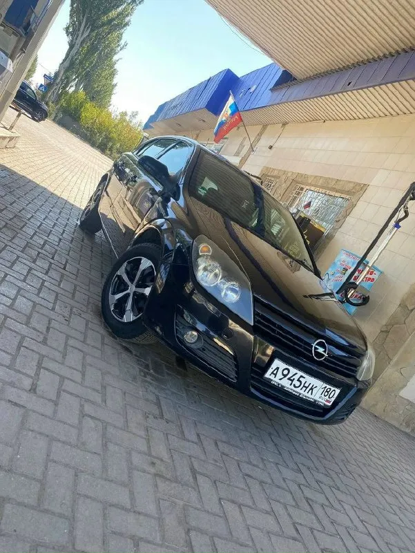 Продам opel астра h 2004 года выпуска хэтчбек, обьем двигателя 1,8 бензин(125 л. с)механика по компл... - фотография