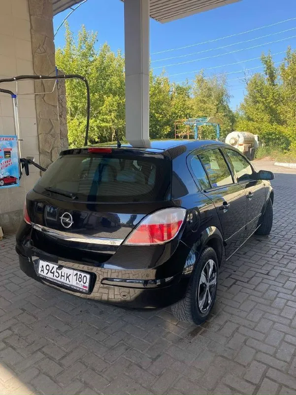 Продам opel астра h 2004 года выпуска хэтчбек, обьем двигателя 1,8 бензин(125 л. с)механика по комплектации -круиз контроль -кондиционер -мультируль -гидроусилитель руля -датчик дождя -датчик света -парктроники -автозатемнение зеркала заднего вида -подогрев зеркал -стоит достойная магнитола тайзер сс3 диагональ 21 дюйм -достойные колоночки машина ухоженна, двигатель работает ровно, ходовка в отличном состоянии, машина сел и поехал. г. горловке цена 575 тыс. руб +79490734311-сергей 📞 звоните: +7(949)0734311 - фотография - 3