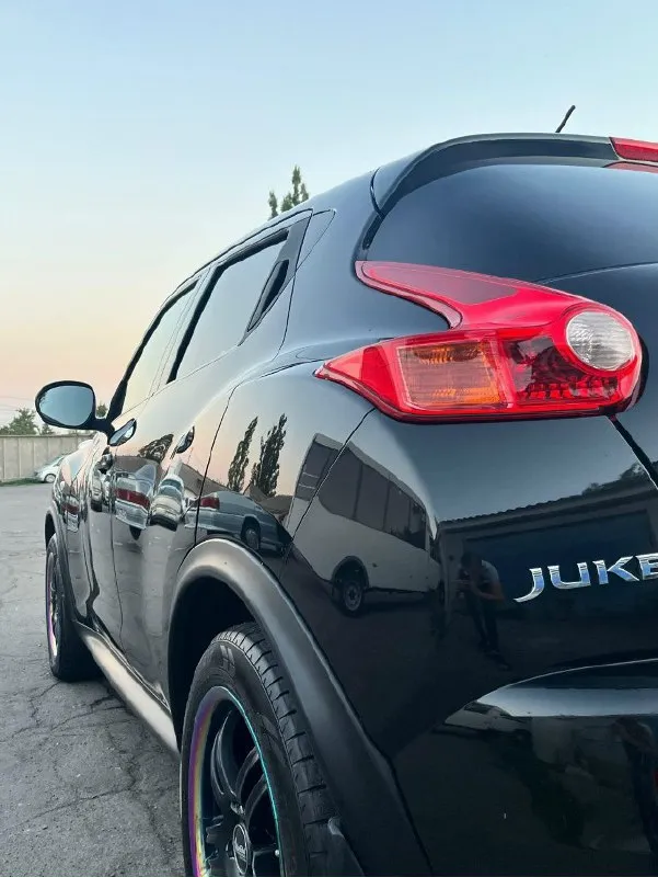 Nissan juke 2013 год выпуска двигатель 1.6 ат 120 тысяч родного пробега в максимальной комплектации автомобиль в родном окрасе машина в идеальнейшем состоянии вложений не требует ни на рубль! дорогие диски advant на почти новой резине! по комплектации; климат контроль кондиционер заправлен 4 стеклоподъемника круиз контроль навигация камера заднего вида все датчики которые были в максимальной комплектации присутствуют - по технике также в идеале, нечего не гремит не хрустит, не пинает ! цена 1.100млн 🍋 (один миллион сто ) +79494730944 александр 📞 звоните: +7(949)4730944 - фотография - 4