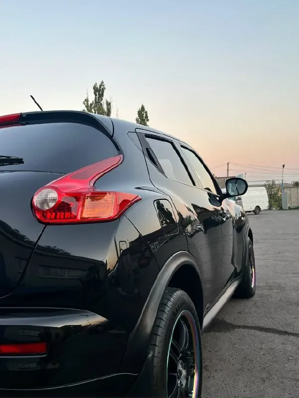 Nissan juke 2013 год выпуска двигатель 1.6 ат 120 тысяч родного пробега в максимальной комплектации автомобиль в родном окрасе машина в идеальнейшем состоянии вложений не требует ни на рубль! дорогие диски advant на почти новой резине! по комплектации; климат контроль кондиционер заправлен 4 стеклоподъемника круиз контроль навигация камера заднего вида все датчики которые были в максимальной комплектации присутствуют - по технике также в идеале, нечего не гремит не хрустит, не пинает ! цена 1.100млн 🍋 (один миллион сто ) +79494730944 александр 📞 звоните: +7(949)4730944 - фотография - 5