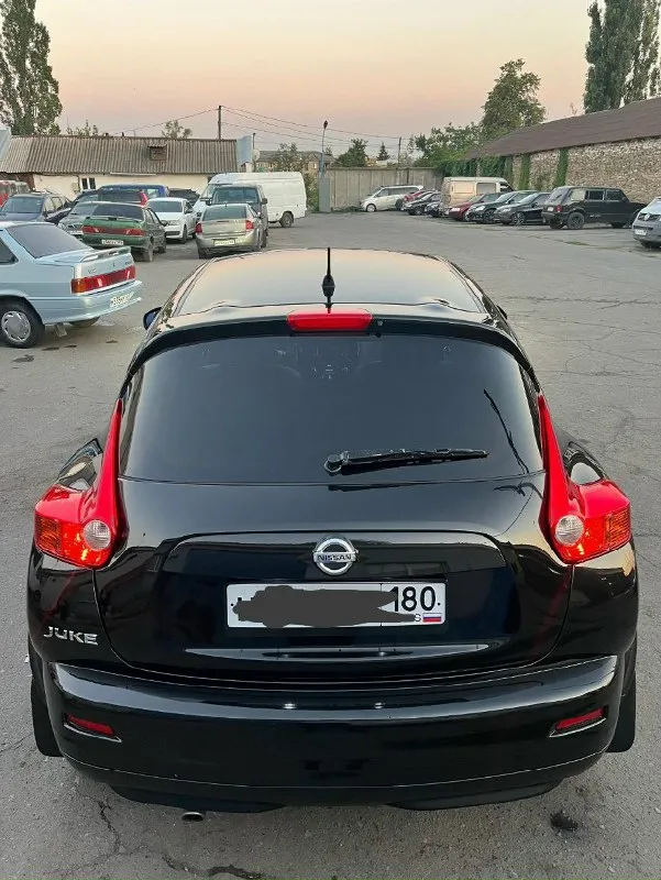 Nissan juke 2013 год выпуска двигатель 1.6 ат 120 тысяч родного пробега в максимальной комплектации автомобиль в родном окрасе машина в идеальнейшем состоянии вложений не требует ни на рубль! дорогие диски advant на почти новой резине! по комплектации; климат контроль кондиционер заправлен 4 стеклоподъемника круиз контроль навигация камера заднего вида все датчики которые были в максимальной комплектации присутствуют - по технике также в идеале, нечего не гремит не хрустит, не пинает ! цена 1.100млн 🍋 (один миллион сто ) +79494730944 александр 📞 звоните: +7(949)4730944 - фотография - 7
