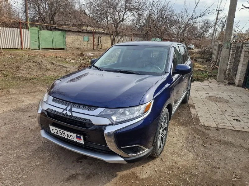 Mitsubishi outlander 3, 2017г, 111 т. м. -двигатель 2.4 литра (167л/с) -круиз контроль -двухзонный к... - фотография
