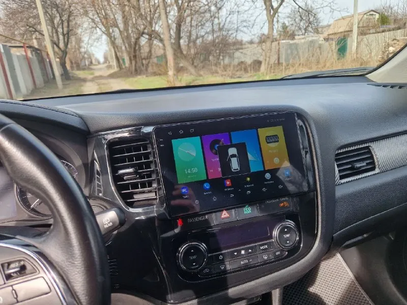 Mitsubishi outlander 3, 2017г, 111 т. м. -двигатель 2.4 литра (167л/с) -круиз контроль -двухзонный климат -коробка автомат -электропривод багажника -андроид -камера заднего вида пригнана из грузии летом 2022 года. 7 мест. стоит уже на учете в рф, 180 регион. в машине все работает, нареканий по двигателю и коробке нет. масло в двигателе меняется каждые 7-8 тыс. км, в коробке не больше 35 тыс. км. в пользовании каждый день, в гараже не отстаивается. установлена хорошая андроид магнитола, электробагажник открывается с кнопки, с брелка и ногой, если руки заняты. гаражное хранение. едет бодро и уверенно. багажник очень большой. есть незначительные коцки по кузову. если нужно сделаю видео отчёт, либо по видеозвонку можно посмотреть. хороший и надёжный семейный автомобиль, недорогой в обслуживании. ja4ad2a39hz028264 - vin цена: 1 850 000 руб торг осмотр в енакиево +79493461799 олег 📞 звоните: +7(949)3461799 - фотография - 6