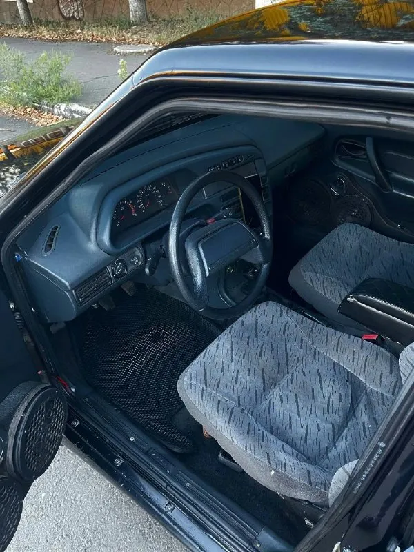 В продаже ваз 2114 цвет:космос год: 2012 пробег: 262000 км машина в хорошем состоянии, ухоженная, мотор 8-ми клоп работает отлично, никаких проблем нет, коробка переключает передачи отлично, без хрустов. салон в отличном состоянии, новые передние сиденья, по кузову есть мелкие косяки виде сколов на заднем и переднем бампере стоит газ евро4. стоит банка стингер и паук субару соунд, едет бодро. при владении дтп не было. стоит музыка играет отлично 20 amp и 16 kicx все под усилком с запасом, пассивный сам буфер по электрике машина мозги не долбит, все исправно. для молодого пацана машина то что нужно цена: 350.000, + торг у капота. связь: +79495168381 - фотография - 10