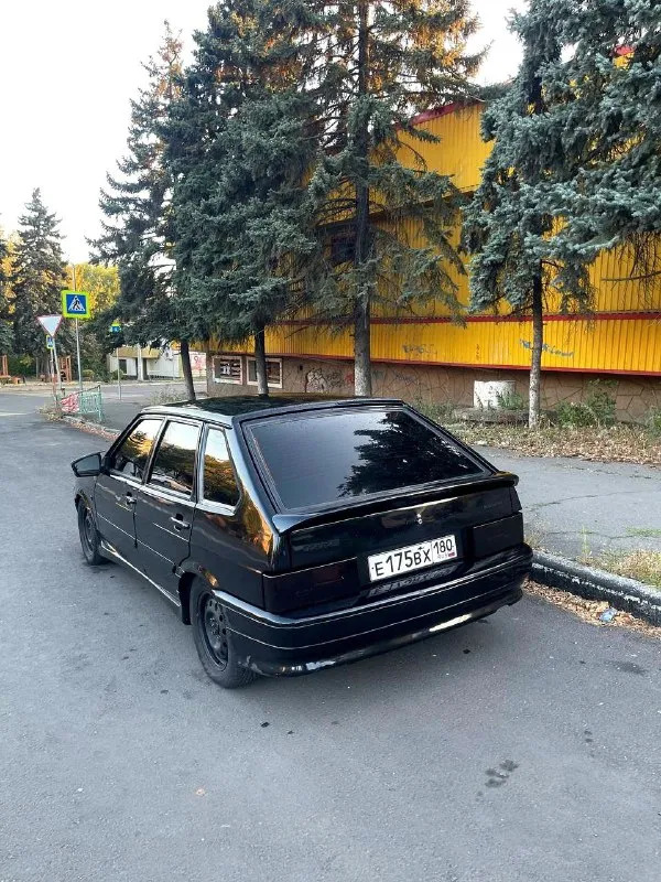 В продаже ваз 2114 цвет:космос год: 2012 пробег: 262000 км машина в хорошем состоянии, ухоженная, мотор 8-ми клоп работает отлично, никаких проблем нет, коробка переключает передачи отлично, без хрустов. салон в отличном состоянии, новые передние сиденья, по кузову есть мелкие косяки виде сколов на заднем и переднем бампере стоит газ евро4. стоит банка стингер и паук субару соунд, едет бодро. при владении дтп не было. стоит музыка играет отлично 20 amp и 16 kicx все под усилком с запасом, пассивный сам буфер по электрике машина мозги не долбит, все исправно. для молодого пацана машина то что нужно цена: 350.000, + торг у капота. связь: +79495168381 - фотография - 3