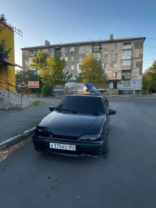 В продаже ваз 2114 цвет:космос год: 2012 пробег: 262000 км машина в хорошем состоянии, ухоженная, мотор 8-ми клоп работает отлично, никаких проблем нет, коробка переключает передачи отлично, без хрустов. салон в отличном состоянии, новые передние сиденья, по кузову есть мелкие косяки виде сколов на заднем и переднем бампере стоит газ евро4. стоит банка стингер и паук субару соунд, едет бодро. при владении дтп не было. стоит музыка играет отлично 20 amp и 16 kicx все под усилком с запасом, пассивный сам буфер по электрике машина мозги не долбит, все исправно. для молодого пацана машина то что нужно цена: 350.000, + торг у капота. связь: +79495168381 - фотография - 6