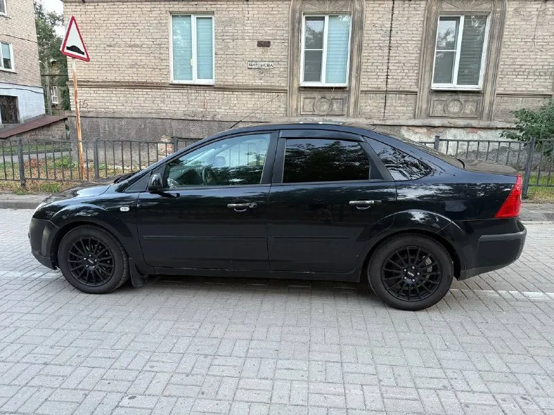 Продам ford фокус 2 2006 во владении год, я владелец объём 1.8 -коробка mtx-75 от 2.0л версии -полный кап ремонт двигателя, гильзы, поршня, проточка, цепи грм и тд. (250к) -салон в хорошем состоянии -новая рулевая рейка -полностью обслуженная подвеска -новые диски, новая летняя резина pirelli (80к) -громкая музыка + саб 12 800w (мафон с музыкой около 100к) лкп требует внимания, без гнили, без дыр делал для себя, денег не жалел продажа связанна с покупкой нового авто +79494564340 данил 📞 звоните: +7(949)4564340 - фотография - 8