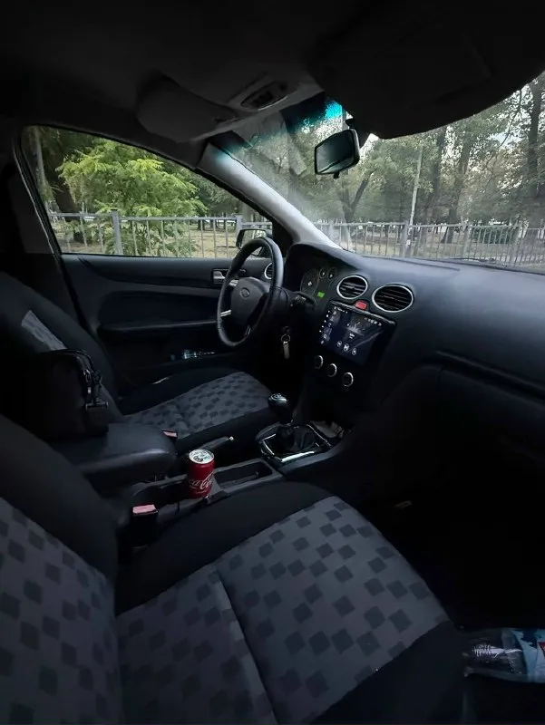 Продам ford фокус 2 2006 во владении год, я владелец объём 1.8 -коробка mtx-75 от 2.0л версии -полный кап ремонт двигателя, гильзы, поршня, проточка, цепи грм и тд. (250к) -салон в хорошем состоянии -новая рулевая рейка -полностью обслуженная подвеска -новые диски, новая летняя резина pirelli (80к) -громкая музыка + саб 12 800w (мафон с музыкой около 100к) лкп требует внимания, без гнили, без дыр делал для себя, денег не жалел продажа связанна с покупкой нового авто +79494564340 данил 📞 звоните: +7(949)4564340 - фотография - 9