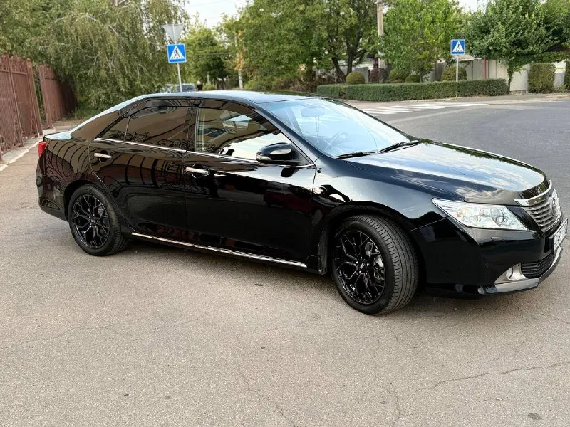 Продам свой личный автомобиль toyota camry xv 50 мотор 3,5 v6 атмосфера, 277 л. с. коробка автомат. автомобиль в моем пользовании длительное время, относился бережно, своевременное т. о. два ключа авто + два ключа starline до покупки автомобиль находился в пользовании правительства рф. состояние нового автомобиля ! родной пробег 40 000 км ❗️❗️❗️капсула времени. любые проверки. автомобиль в максимальной комплектации ( по телефону все расскажу ) на машине установлена сигнализация starline со всеми документами машина полностью обработана мавилью сейчас машина на новых 18-ых колесах и новой летней резине pirelli cinturato p7. также отдам в подарок родные 17 диски на новой резине bridgestone blizzak ice цена за авто 2.650 + хороший торг реальному покупателю +79493428798 тг на этом номере - фотография - 5