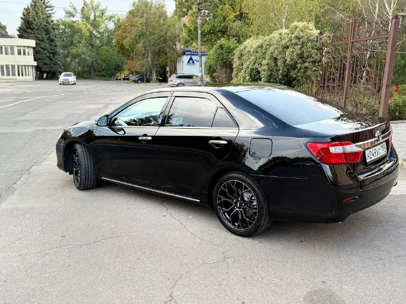 Продам свой личный автомобиль toyota camry xv 50 мотор 3,5 v6 атмосфера, 277 л. с. коробка автомат. автомобиль в моем пользовании длительное время, относился бережно, своевременное т. о. два ключа авто + два ключа starline до покупки автомобиль находился в пользовании правительства рф. состояние нового автомобиля ! родной пробег 40 000 км ❗️❗️❗️капсула времени. любые проверки. автомобиль в максимальной комплектации ( по телефону все расскажу ) на машине установлена сигнализация starline со всеми документами машина полностью обработана мавилью сейчас машина на новых 18-ых колесах и новой летней резине pirelli cinturato p7. также отдам в подарок родные 17 диски на новой резине bridgestone blizzak ice цена за авто 2.650 + хороший торг реальному покупателю +79493428798 тг на этом номере - фотография - 7