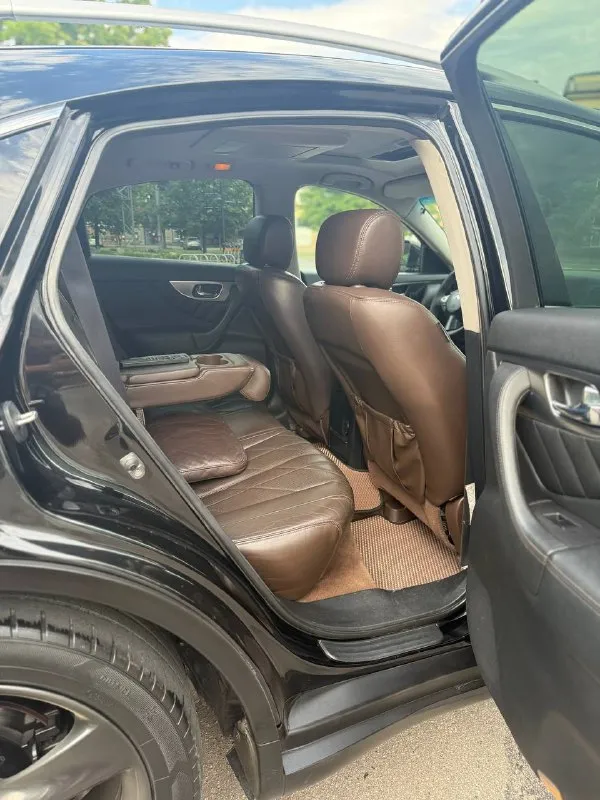 Infinity fx35 цена 1.750.000 номер: +79497546213 автомобиль в идеальнейшем состоянии вложений не требует от слова совсем замена масла каждые 6 тысяч км мотор 3.5 бензин работает как часы, не дымит и не троит коробка автомат, переключает плавно, без дёрганий и пинков, ходовая часть вся обслужена, за машину не стыдно ! богатая комплектация, без ключевой доступ, кнопка старт стоп, подсветка дверей, память сидений, электро регулировка сидений и зеркал, полный электро пакет, датчик света и дождя, кожаный мультируль с альконтарой, обдув и подогрев сидений, двух зонный климат контроль, хорошая мультимедиа, люк, полный привод - фотография - 8