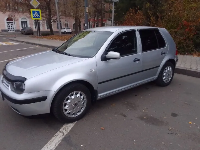 Volkswagen гольф 2002г. двигатель 1.4 бензин. пробег 210000тыс. авто для своих лет в отличном состоя... - фотография