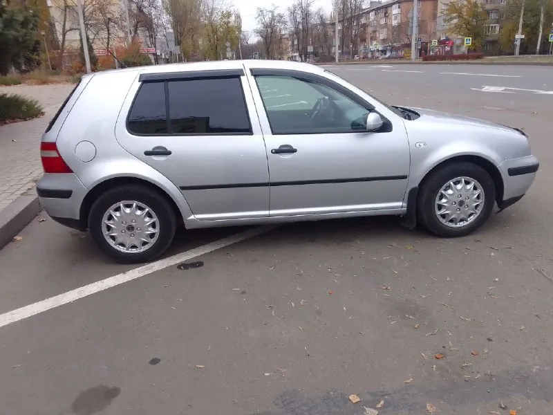 Volkswagen гольф 2002г. двигатель 1.4 бензин. пробег 210000тыс. авто для своих лет в отличном состоянии. цена 395000₽ юридически чистая. осмотр автомобиля в донецке. за подробной информацией обращайтесь по телефону. +7(949)9308760 андрей 📞 звоните: +7(949)9308760 - фотография - 3