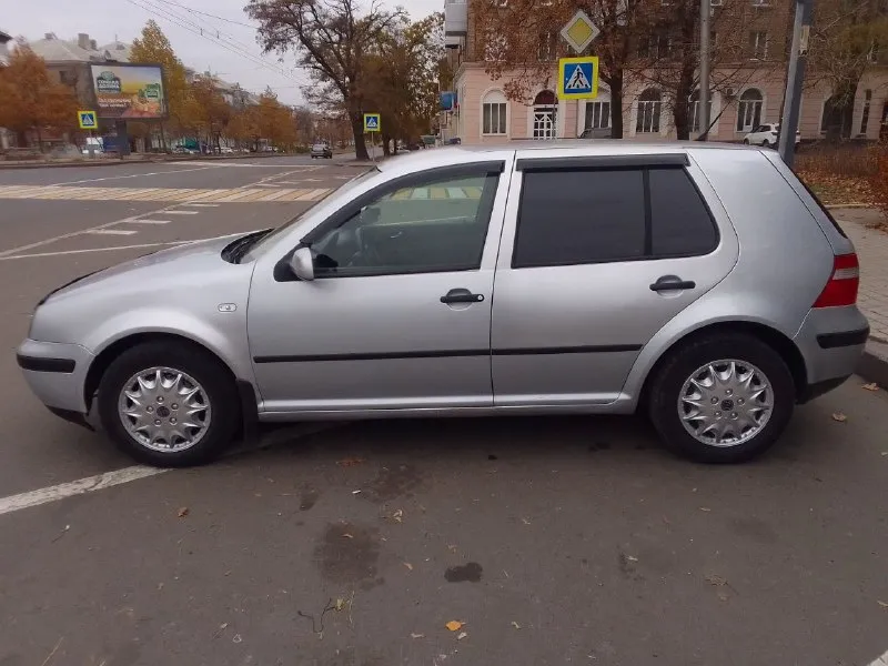 Volkswagen гольф 2002г. двигатель 1.4 бензин. пробег 210000тыс. авто для своих лет в отличном состоянии. цена 395000₽ юридически чистая. осмотр автомобиля в донецке. за подробной информацией обращайтесь по телефону. +7(949)9308760 андрей 📞 звоните: +7(949)9308760 - фотография - 4