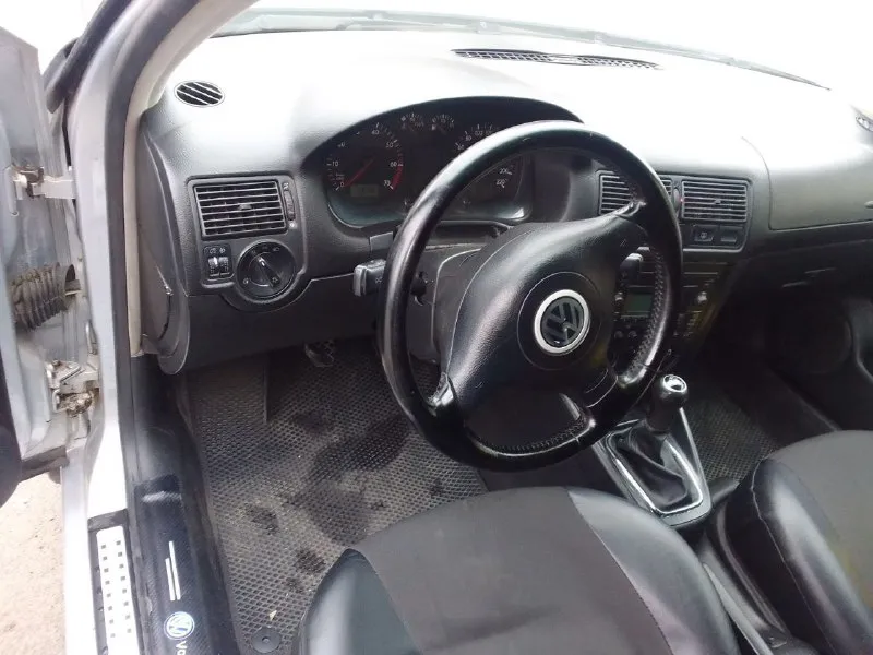 Volkswagen гольф 2002г. двигатель 1.4 бензин. пробег 210000тыс. авто для своих лет в отличном состоянии. цена 395000₽ юридически чистая. осмотр автомобиля в донецке. за подробной информацией обращайтесь по телефону. +7(949)9308760 андрей 📞 звоните: +7(949)9308760 - фотография - 9