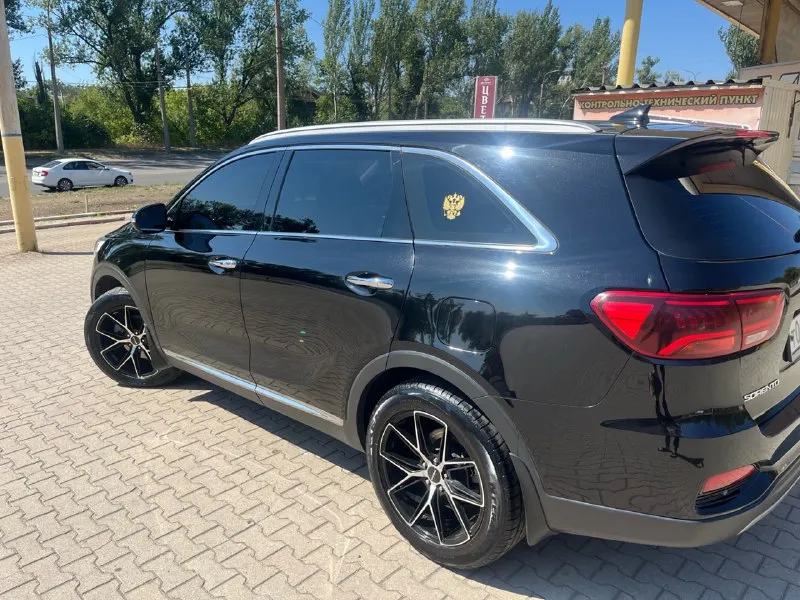 Г. горловка продам ухоженный kia sorento prime, без дтп,2018 г. в. 2.0 турбо дизель, пробег 152 тыщ. ,2.800 000₽ с r19 дисками, на заводских дисках цена будет дешевле, кому интересно звоните или пишите +7(949)308-94-73(телеграмм) 📞 звоните: +7(949)3089473 - фотография - 7